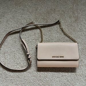 Michael Kors Cross Body Jet Set Travel Bag